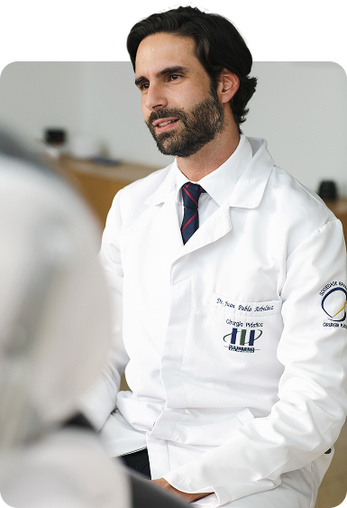 Mi propósito como médico es ayudarte a lograr una transformación real, natural y segura, que refleje la mejor versión de ti